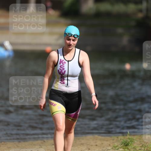 14.09.2025 - Stadtparktriathlon Michael Strokosch http://msf.ph/oto/8873776 14.09.2025 12:16:12 Schwimmen 1300 meine-sportfotos.de