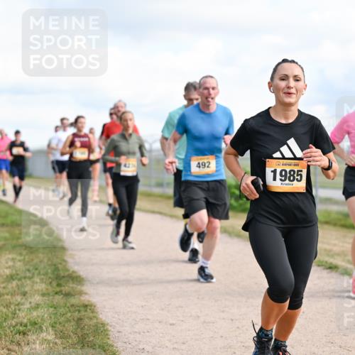 14.09.2025 - Airport Race Dr. Thomas Lammeyer http://msf.ph/oto/8873837 14.09.2025 12:18:34 Laufen 42, 492, 1985, 1066 meine-sportfotos.de
