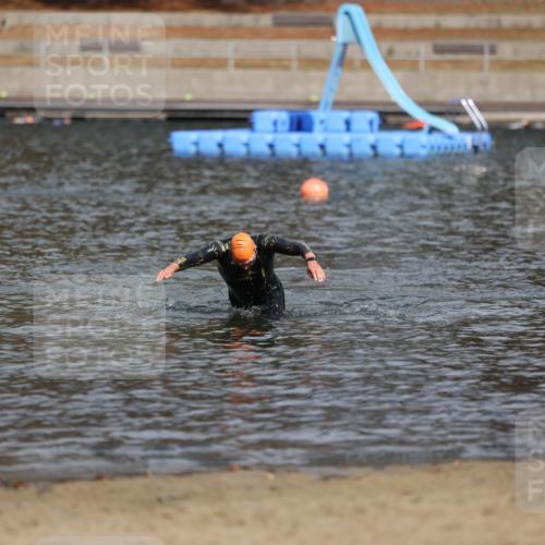 14.09.2025 - Stadtparktriathlon Michael Strokosch http://msf.ph/oto/8873846 14.09.2025 12:28:09 Schwimmen  meine-sportfotos.de