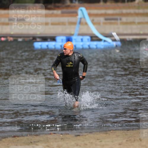 14.09.2025 - Stadtparktriathlon Michael Strokosch http://msf.ph/oto/8873850 14.09.2025 12:28:15 Schwimmen 1383 meine-sportfotos.de
