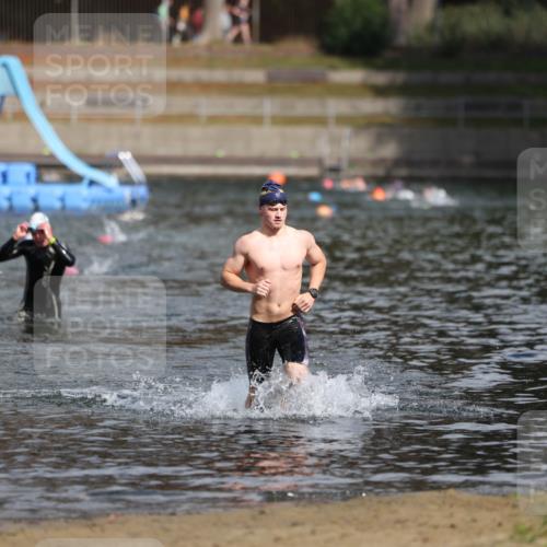 14.09.2025 - Stadtparktriathlon Michael Strokosch http://msf.ph/oto/8873885 14.09.2025 12:28:45 Schwimmen 1390 meine-sportfotos.de