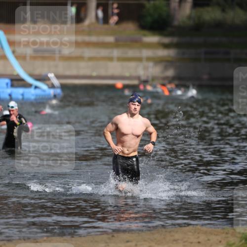 14.09.2025 - Stadtparktriathlon Michael Strokosch http://msf.ph/oto/8873887 14.09.2025 12:28:45 Schwimmen 1390 meine-sportfotos.de
