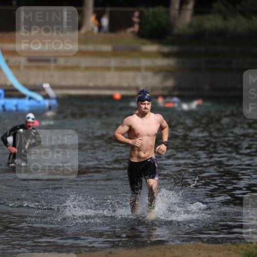 14.09.2025 - Stadtparktriathlon Michael Strokosch http://msf.ph/oto/8873890 14.09.2025 12:28:46 Schwimmen 1390 meine-sportfotos.de