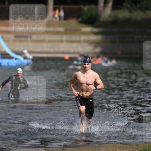 14.09.2025 - Stadtparktriathlon Michael Strokosch http://msf.ph/oto/8873892 14.09.2025 12:28:46 Schwimmen 1390 meine-sportfotos.de