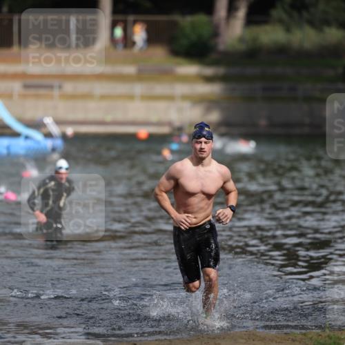 14.09.2025 - Stadtparktriathlon Michael Strokosch http://msf.ph/oto/8873894 14.09.2025 12:28:47 Schwimmen 1390 meine-sportfotos.de