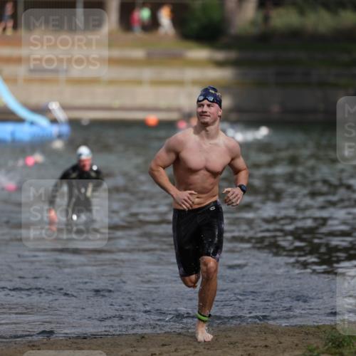 14.09.2025 - Stadtparktriathlon Michael Strokosch http://msf.ph/oto/8873897 14.09.2025 12:28:47 Schwimmen 1390 meine-sportfotos.de