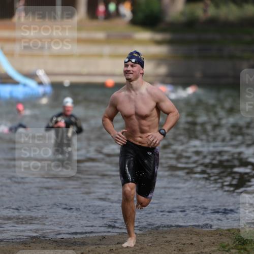 14.09.2025 - Stadtparktriathlon Michael Strokosch http://msf.ph/oto/8873898 14.09.2025 12:28:48 Schwimmen 1390 meine-sportfotos.de