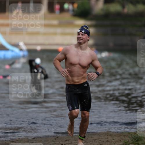14.09.2025 - Stadtparktriathlon Michael Strokosch http://msf.ph/oto/8873900 14.09.2025 12:28:48 Schwimmen 1390 meine-sportfotos.de