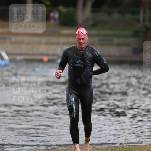 14.09.2025 - Stadtparktriathlon Michael Strokosch http://msf.ph/oto/8873922 14.09.2025 12:29:11 Schwimmen 1353 meine-sportfotos.de
