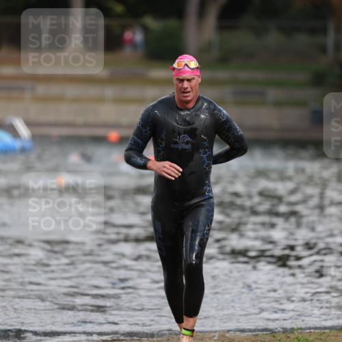 14.09.2025 - Stadtparktriathlon Michael Strokosch http://msf.ph/oto/8873924 14.09.2025 12:29:11 Schwimmen 1353 meine-sportfotos.de