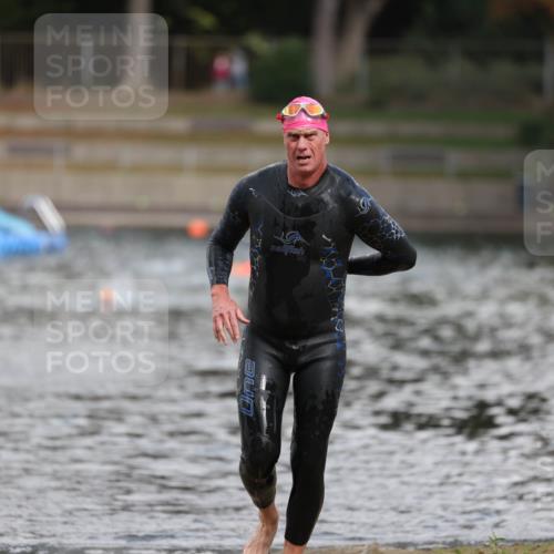 14.09.2025 - Stadtparktriathlon Michael Strokosch http://msf.ph/oto/8873926 14.09.2025 12:29:11 Schwimmen 1353 meine-sportfotos.de
