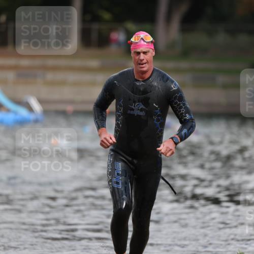 14.09.2025 - Stadtparktriathlon Michael Strokosch http://msf.ph/oto/8873930 14.09.2025 12:29:12 Schwimmen 1353 meine-sportfotos.de
