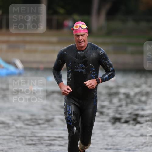 14.09.2025 - Stadtparktriathlon Michael Strokosch http://msf.ph/oto/8873932 14.09.2025 12:29:12 Schwimmen 1353 meine-sportfotos.de