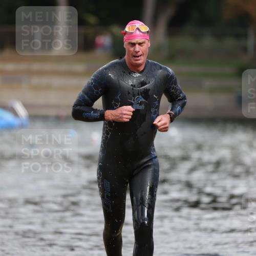 14.09.2025 - Stadtparktriathlon Michael Strokosch http://msf.ph/oto/8873933 14.09.2025 12:29:13 Schwimmen 1353, 1419 meine-sportfotos.de