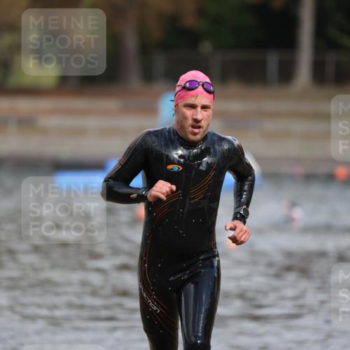 14.09.2025 - Stadtparktriathlon Michael Strokosch http://msf.ph/oto/8873936 14.09.2025 12:29:25 Schwimmen 1419 meine-sportfotos.de