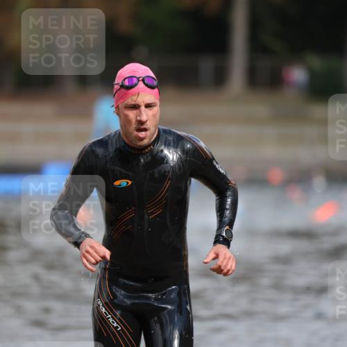 14.09.2025 - Stadtparktriathlon Michael Strokosch http://msf.ph/oto/8873939 14.09.2025 12:29:26 Schwimmen 1419 meine-sportfotos.de