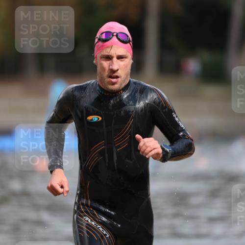 14.09.2025 - Stadtparktriathlon Michael Strokosch http://msf.ph/oto/8873943 14.09.2025 12:29:26 Schwimmen 1419 meine-sportfotos.de