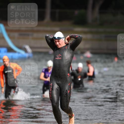 14.09.2025 - Stadtparktriathlon Michael Strokosch http://msf.ph/oto/8873969 14.09.2025 12:29:59 Schwimmen 1339, 1382, 1400, 1411 meine-sportfotos.de