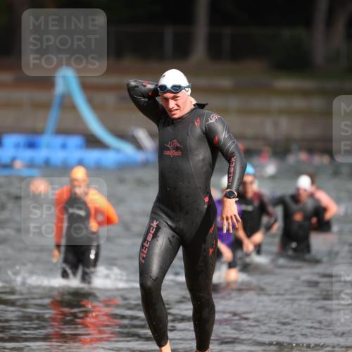14.09.2025 - Stadtparktriathlon Michael Strokosch http://msf.ph/oto/8873971 14.09.2025 12:29:59 Schwimmen 1339, 1382, 1400, 1411 meine-sportfotos.de