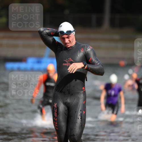 14.09.2025 - Stadtparktriathlon Michael Strokosch http://msf.ph/oto/8873975 14.09.2025 12:30:01 Schwimmen 1339, 1382, 1400, 1411 meine-sportfotos.de