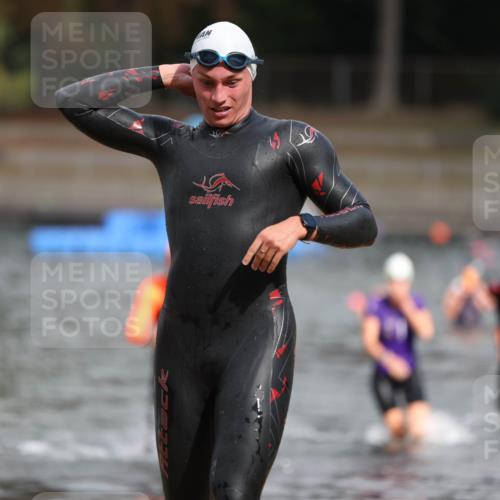 14.09.2025 - Stadtparktriathlon Michael Strokosch http://msf.ph/oto/8873978 14.09.2025 12:30:02 Schwimmen 1339, 1382, 1400, 1411 meine-sportfotos.de