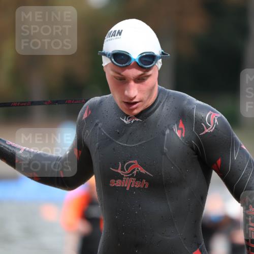 14.09.2025 - Stadtparktriathlon Michael Strokosch http://msf.ph/oto/8873979 14.09.2025 12:30:04 Schwimmen 1339, 1373, 1382, 1400, 1411 meine-sportfotos.de