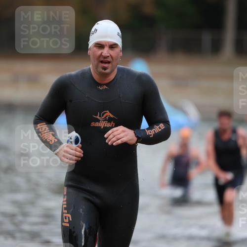 14.09.2025 - Stadtparktriathlon Michael Strokosch http://msf.ph/oto/8873995 14.09.2025 12:30:15 Schwimmen 1355, 1373, 1380, 1391 meine-sportfotos.de
