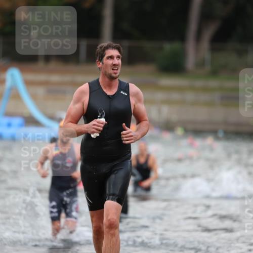 14.09.2025 - Stadtparktriathlon Michael Strokosch http://msf.ph/oto/8874000 14.09.2025 12:30:19 Schwimmen 1355, 1373, 1380, 1391, 1399 meine-sportfotos.de