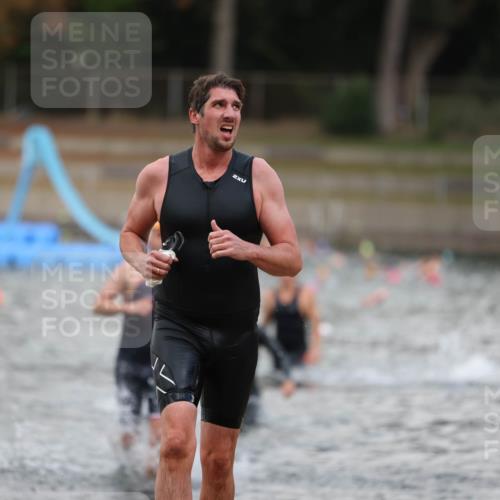 14.09.2025 - Stadtparktriathlon Michael Strokosch http://msf.ph/oto/8874001 14.09.2025 12:30:19 Schwimmen 1355, 1373, 1380, 1391, 1399 meine-sportfotos.de