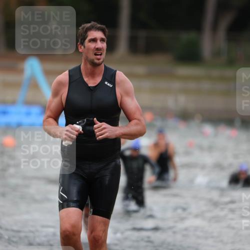 14.09.2025 - Stadtparktriathlon Michael Strokosch http://msf.ph/oto/8874004 14.09.2025 12:30:20 Schwimmen 1355, 1373, 1380, 1391, 1399 meine-sportfotos.de