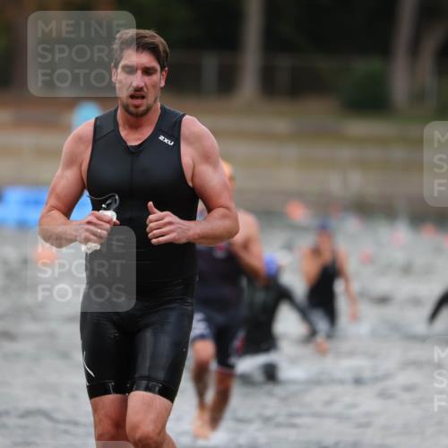 14.09.2025 - Stadtparktriathlon Michael Strokosch http://msf.ph/oto/8874006 14.09.2025 12:30:20 Schwimmen 1355, 1373, 1380, 1391, 1399 meine-sportfotos.de