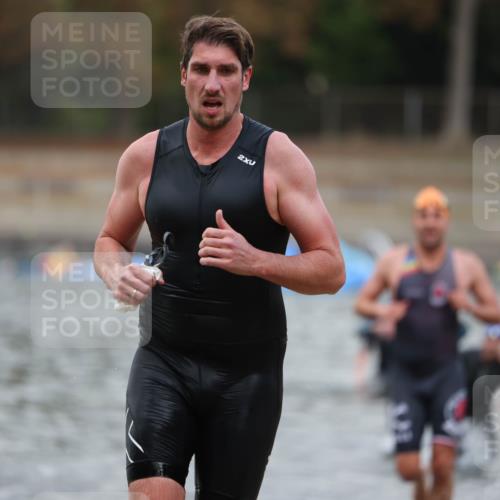 14.09.2025 - Stadtparktriathlon Michael Strokosch http://msf.ph/oto/8874007 14.09.2025 12:30:21 Schwimmen 1355, 1380, 1391, 1399 meine-sportfotos.de
