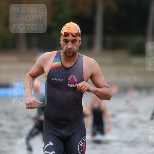 14.09.2025 - Stadtparktriathlon Michael Strokosch http://msf.ph/oto/8874010 14.09.2025 12:30:23 Schwimmen 1351, 1355, 1380, 1385, 1391, 1399 meine-sportfotos.de