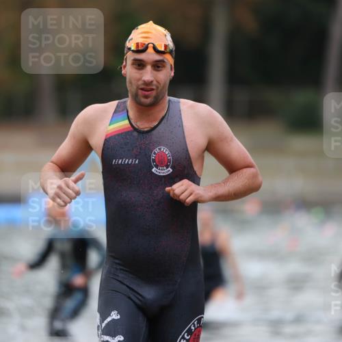14.09.2025 - Stadtparktriathlon Michael Strokosch http://msf.ph/oto/8874012 14.09.2025 12:30:24 Schwimmen 1351, 1355, 1380, 1385, 1391, 1399, 1415 meine-sportfotos.de