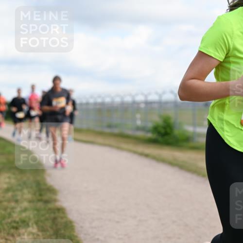 14.09.2025 - Airport Race Dr. Thomas Lammeyer http://msf.ph/oto/8874022 14.09.2025 12:18:45 Laufen 42, 1872 meine-sportfotos.de