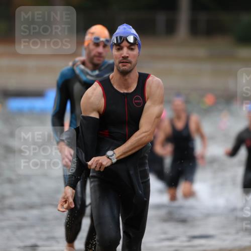 14.09.2025 - Stadtparktriathlon Michael Strokosch http://msf.ph/oto/8874027 14.09.2025 12:30:28 Schwimmen 1351, 1385, 1391, 1399, 1415 meine-sportfotos.de
