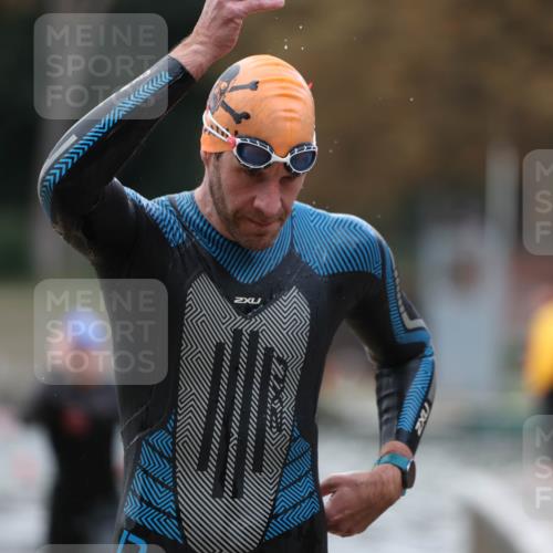 14.09.2025 - Stadtparktriathlon Michael Strokosch http://msf.ph/oto/8874031 14.09.2025 12:30:30 Schwimmen 1351, 1385, 1391, 1399, 1415 meine-sportfotos.de