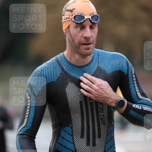 14.09.2025 - Stadtparktriathlon Michael Strokosch http://msf.ph/oto/8874033 14.09.2025 12:30:31 Schwimmen 1351, 1385, 1391, 1399, 1415 meine-sportfotos.de