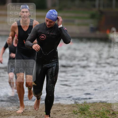 14.09.2025 - Stadtparktriathlon Michael Strokosch http://msf.ph/oto/8874034 14.09.2025 12:30:32 Schwimmen 1351, 1385, 1399, 1415 meine-sportfotos.de