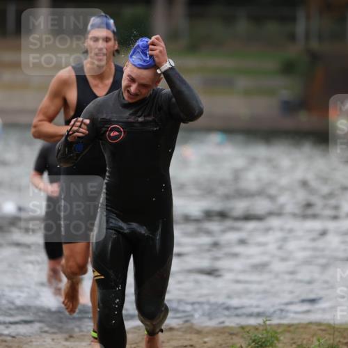 14.09.2025 - Stadtparktriathlon Michael Strokosch http://msf.ph/oto/8874036 14.09.2025 12:30:32 Schwimmen 1351, 1385, 1399, 1415 meine-sportfotos.de