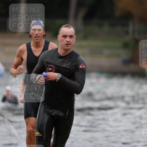 14.09.2025 - Stadtparktriathlon Michael Strokosch http://msf.ph/oto/8874037 14.09.2025 12:30:33 Schwimmen 1351, 1385, 1399, 1415 meine-sportfotos.de