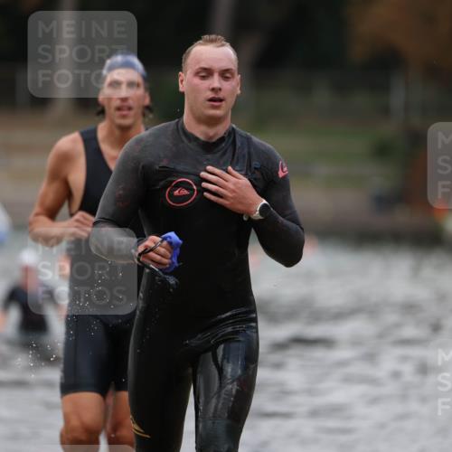 14.09.2025 - Stadtparktriathlon Michael Strokosch http://msf.ph/oto/8874040 14.09.2025 12:30:33 Schwimmen 1351, 1385, 1399, 1415 meine-sportfotos.de
