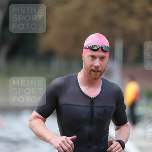 14.09.2025 - Stadtparktriathlon Michael Strokosch http://msf.ph/oto/8874051 14.09.2025 12:30:37 Schwimmen 1351, 1385, 1415 meine-sportfotos.de