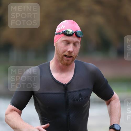 14.09.2025 - Stadtparktriathlon Michael Strokosch http://msf.ph/oto/8874053 14.09.2025 12:30:38 Schwimmen 1351, 1385, 1415 meine-sportfotos.de