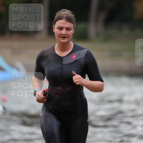 14.09.2025 - Stadtparktriathlon Michael Strokosch http://msf.ph/oto/8874056 14.09.2025 12:30:55 Schwimmen 1322 meine-sportfotos.de
