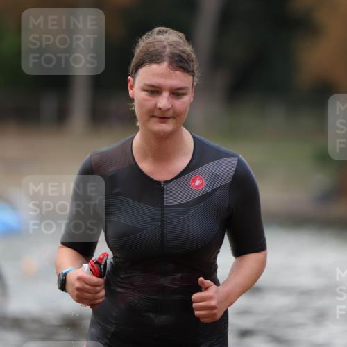 14.09.2025 - Stadtparktriathlon Michael Strokosch http://msf.ph/oto/8874062 14.09.2025 12:30:56 Schwimmen 1322 meine-sportfotos.de