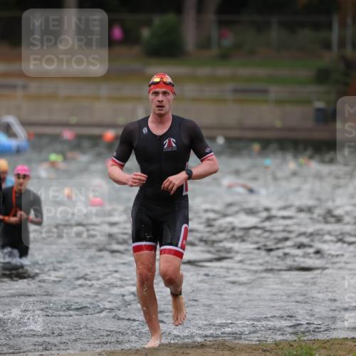 14.09.2025 - Stadtparktriathlon Michael Strokosch http://msf.ph/oto/8874065 14.09.2025 12:31:08 Schwimmen 1340, 1356, 1405 meine-sportfotos.de