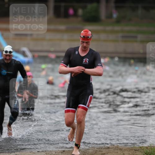 14.09.2025 - Stadtparktriathlon Michael Strokosch http://msf.ph/oto/8874067 14.09.2025 12:31:08 Schwimmen 1340, 1356, 1405 meine-sportfotos.de