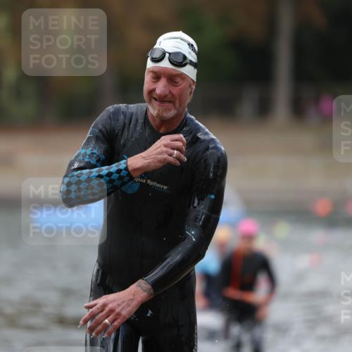 14.09.2025 - Stadtparktriathlon Michael Strokosch http://msf.ph/oto/8874083 14.09.2025 12:31:13 Schwimmen 1340, 1352, 1356, 1405 meine-sportfotos.de