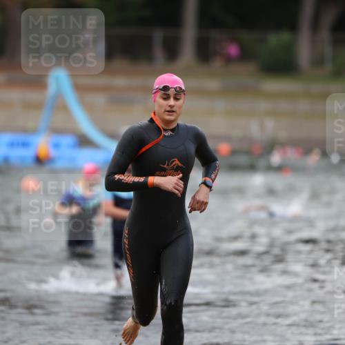 14.09.2025 - Stadtparktriathlon Michael Strokosch http://msf.ph/oto/8874088 14.09.2025 12:31:17 Schwimmen 1340, 1352, 1356, 1386 meine-sportfotos.de